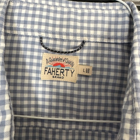 Faherty blue and white check shirt - button up size large - Picture 2 of 3